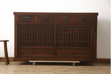 中古　美品　ニレ材　和の空間に取り入れたいシックな水屋箪笥サイドボード(キャビネット、食器棚、戸棚、収納棚)(R-063869)