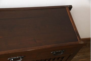 中古　美品　ニレ材　和の空間に取り入れたいシックな水屋箪笥サイドボード(キャビネット、食器棚、戸棚、収納棚)(R-063869)