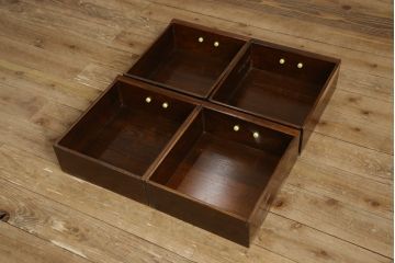 中古　美品　ニレ材　和の空間に取り入れたいシックな水屋箪笥サイドボード(キャビネット、食器棚、戸棚、収納棚)(R-063869)