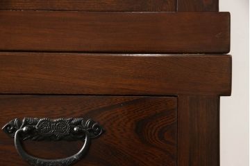 中古　美品　ニレ材　和の空間に取り入れたいシックな水屋箪笥サイドボード(キャビネット、食器棚、戸棚、収納棚)(R-063869)