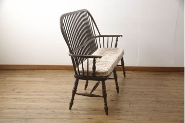 中古　美品　松本民芸家具　♯513型　クッション付き　クラシカルなデザインが美しいウィンザーチェア(ウィンザーベンチ、長椅子、3人掛けベンチ、ウインザーチェア)(R-063870)