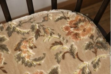 中古　美品　松本民芸家具　♯513型　クッション付き　クラシカルなデザインが美しいウィンザーチェア(ウィンザーベンチ、長椅子、3人掛けベンチ、ウインザーチェア)(R-063870)