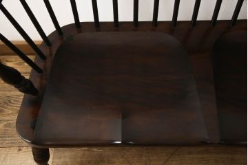 中古　美品　松本民芸家具　♯513型　クッション付き　クラシカルなデザインが美しいウィンザーチェア(ウィンザーベンチ、長椅子、3人掛けベンチ、ウインザーチェア)(R-063870)
