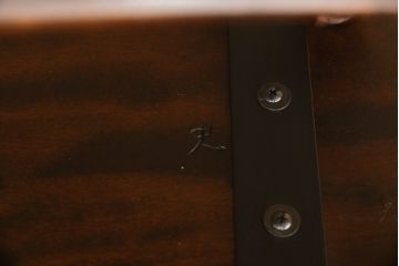 中古　美品　松本民芸家具　♯513型　クッション付き　クラシカルなデザインが美しいウィンザーチェア(ウィンザーベンチ、長椅子、3人掛けベンチ、ウインザーチェア)(R-063870)