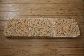 中古　美品　松本民芸家具　♯513型　クッション付き　クラシカルなデザインが美しいウィンザーチェア(ウィンザーベンチ、長椅子、3人掛けベンチ、ウインザーチェア)(R-063870)