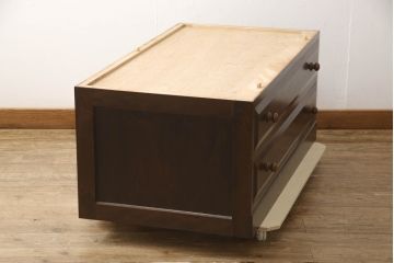 中古　松本民芸家具　天板リメイク　和・洋どちらにも取り入れやすい!シックな佇まいが魅力のローチェスト(ローボード、サイドチェスト、引き出し)(R-063873)