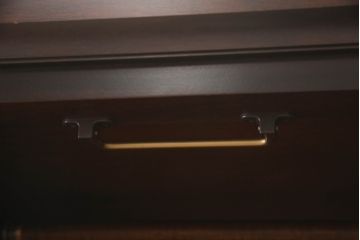 希少サイズ　中古　美品　北海道民芸家具　細身で取り入れやすい上品な幅狭ワードローブ(洋服タンス、収納棚、細身、ロッカータンス)(R-063875)
