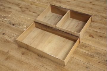 和製アンティーク　前面欅(ケヤキ)材　小振りなサイズ感が魅力の二本松帳場箪笥(収納箪笥、時代箪笥、サイドキャビネット、収納棚、戸棚)(R-063880)