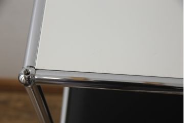 中古　USMハラー(USM Haller)　美しくシンプルなデザインが目を引く鉄製キャビネット(定価約21万円)(オープンラック、飾り棚)(R-063881)
