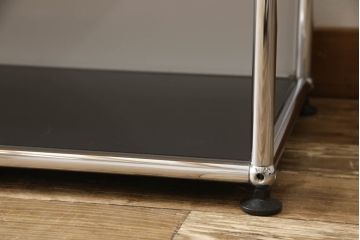 中古　USMハラー(USM Haller)　美しくシンプルなデザインが目を引く鉄製キャビネット(定価約21万円)(オープンラック、飾り棚)(R-063881)