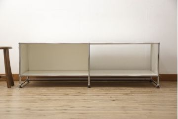 中古　USMハラー(USM Haller)　美しくシンプルなデザインが目を引く鉄製サイドボード(定価約10万円)(キャビネット、オープンラック、飾り棚)(R-063882)