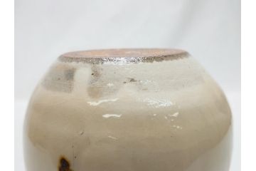 十三代　中里太郎右衛門　唐津焼　叩き唐津絵粉引　辰砂　笹文　徳利(共箱付き、とっくり、酒器、和食器)(R-063903)