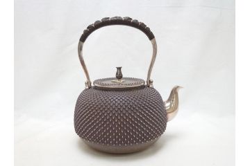 純銀製　玉露湯沸　銀瓶　茶道具(急須、煎茶道具、共箱付き、重量約1.18kg)(R-063905)