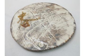 人間国宝　田村耕一　刻　梅文　陶板(共箱付き、和食器)(R-063924)