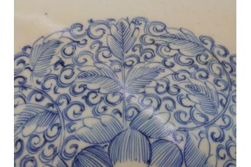 江戸期　古伊万里　染付　線描　花唐草　1尺5寸　約46cm　大皿(共箱付き、平鉢、和食器、和皿、一尺五寸)(R-063933)