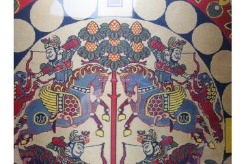 龍村平蔵　謹模　四天王獅猟紋様錦　国宝法隆寺蔵(約86.5cm×74.5cm、額装、タペストリー)(R-063935)