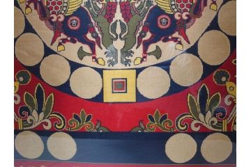 龍村平蔵　謹模　四天王獅猟紋様錦　国宝法隆寺蔵(約86.5cm×74.5cm、額装、タペストリー)(R-063935)