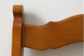 中古　美品　横浜クラシック家具　ダニエル(Daniel)　凝った脚のデザインが魅力的なチェア(ダイニングチェア、アームレスチェア、椅子、イス)(R-063937)