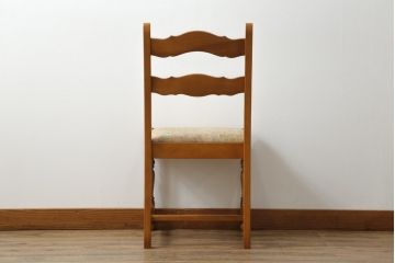 中古　美品　横浜クラシック家具　ダニエル(Daniel)　凝った脚のデザインが魅力的なチェア(ダイニングチェア、アームレスチェア、椅子、イス)(R-063937)