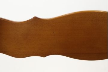 中古　美品　横浜クラシック家具　ダニエル(Daniel)　凝った脚のデザインが魅力的なチェア(ダイニングチェア、アームレスチェア、椅子、イス)(R-063937)