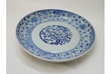 江戸期　大明成化年製　古伊万里　染付　花唐草　松竹梅文　1.2尺　約31cm　大皿(和皿、和食器、一尺二寸)(R-063944)