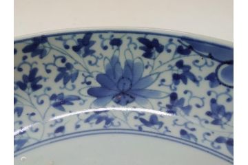 江戸期　大明成化年製　古伊万里　染付　花唐草　松竹梅文　1.2尺　約31cm　大皿(和皿、和食器、一尺二寸)(R-063944)
