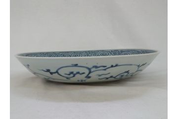 江戸期　太明成化年製　古伊万里　染付　蛸唐草　松竹梅文　1尺2寸　約36cm　大皿(和食器、和皿、一尺二寸)(R-063946)