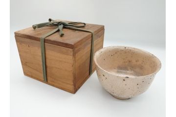時代物　柿角印　作家物　高麗　玉子手　和の雰囲気を高めてくれる茶碗(抹茶碗、茶道具、茶器、和食器、共箱付き)(R-063953)