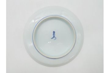 重要無形文化財　十二代 今泉今右衛門　錦　色絵　薔薇文　5.1寸　約15.5cm　大胆に描かれた薔薇の図が食卓のアクセントになる中皿5枚(銘々皿、色鍋島、和食器、五寸一分、共箱付き)(R-063955)