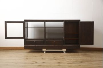 中古　北海道民芸家具　和洋どちらにも合うシックなサイドボード(リビングボード、収納棚、戸棚、テレビボード、AVキャビネット、TV、テレビ台、リビングボード)(R-063967)
