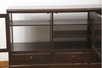 中古　北海道民芸家具　和洋どちらにも合うシックなサイドボード(リビングボード、収納棚、戸棚、テレビボード、AVキャビネット、TV、テレビ台、リビングボード)(R-063967)