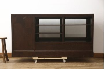 中古　北海道民芸家具　和洋どちらにも合うシックなサイドボード(リビングボード、収納棚、戸棚、テレビボード、AVキャビネット、TV、テレビ台、リビングボード)(R-063967)