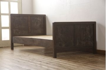 和製ビンテージ　軽井沢彫り　大輪の牡丹の彫刻に目を奪われるベッドフレーム(シングル、すのこ付き、ヴィンテージ)(R-063968)