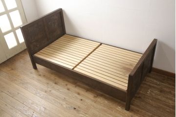 和製ビンテージ　軽井沢彫り　大輪の牡丹の彫刻に目を奪われるベッドフレーム(シングル、すのこ付き、ヴィンテージ)(R-063968)