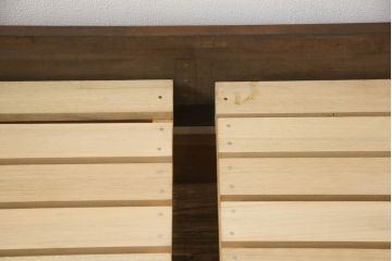 和製ビンテージ　軽井沢彫り　大輪の牡丹の彫刻に目を奪われるベッドフレーム(シングル、すのこ付き、ヴィンテージ)(R-063969)