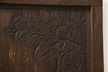 和製ビンテージ　軽井沢彫り　大輪の牡丹の彫刻に目を奪われるベッドフレーム(シングル、すのこ付き、ヴィンテージ)(R-063969)