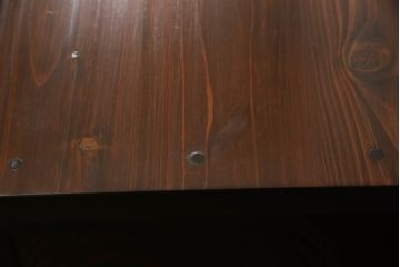 中古　岩谷堂箪笥　天板リメイク　力強い木目に凝った金具がアクセントになっているローチェスト(ローボード、衣装箪笥、引き出し、和タンス)(R-063971)
