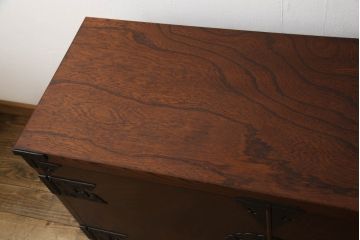 中古　岩谷堂箪笥　脚(台輪)付きリメイク　和モダンな空間にも取り入れやすいテレビ台(サイドボード、リビングボード、テレビボード)(R-063973)