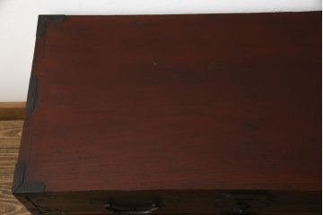 和製アンティーク　前面桐材　シックな色合いと品のある金具が魅力の重ね箪笥(整理箪笥、時代箪笥、衣装たんす、収納タンス、引き出し、閂、かんぬき)(R-063984)