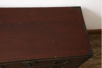 和製アンティーク　前面桐材　シックな色合いと品のある金具が魅力の箪笥サイドボード(サイドチェスト、引き出し、衣装箪笥、整理たんす、ローチェスト、時代箪笥)(R-063985)
