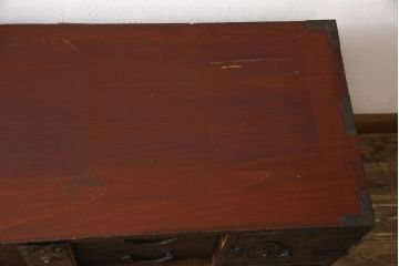和製アンティーク　前面桐材　シックな色合いと品のある金具が魅力の箪笥サイドボード(サイドチェスト、引き出し、収納箪笥、整理たんす、ローチェスト、時代箪笥)(R-063986)