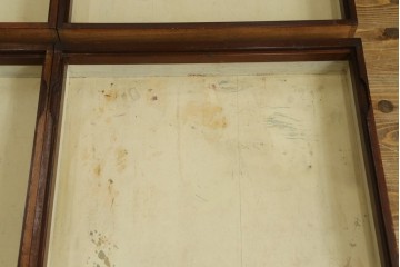イギリスアンティーク　Lloyd’s Antiques(ロイズ・アンティークス)取り扱い　ウォールナット材　引き出し8杯　洗練されたデザインが上品なチェスト　(R-063988)