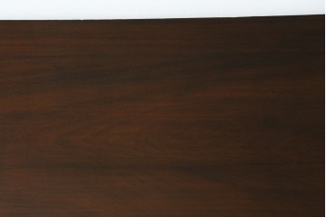 イギリスアンティーク　Lloyd’s Antiques(ロイズ・アンティークス)取り扱い　ウォールナット材　引き出し8杯　洗練されたデザインが上品なチェスト　(R-063988)