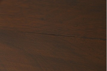 イギリスアンティーク　Lloyd’s Antiques(ロイズ・アンティークス)取り扱い　ウォールナット材　引き出し8杯　洗練されたデザインが上品なチェスト　(R-063988)