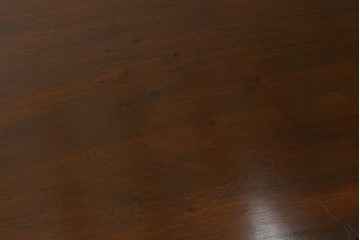 イギリスアンティーク　Lloyd’s Antiques(ロイズ・アンティークス)取り扱い　ウォールナット材　引き出し8杯　洗練されたデザインが上品なチェスト　(R-063988)