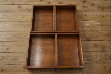中古　ニレ材　上質な和の空間を演出する二段重ね水屋箪笥(キャビネット、食器棚、収納棚、戸棚)(R-063991)