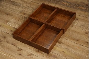 中古　ニレ材　上質な和の空間を演出する二段重ね水屋箪笥(キャビネット、食器棚、収納棚、戸棚)(R-063991)