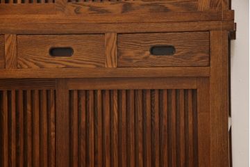 中古　ニレ材　上質な和の空間を演出する二段重ね水屋箪笥(キャビネット、食器棚、収納棚、戸棚)(R-063991)
