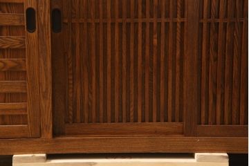 中古　ニレ材　上質な和の空間を演出する二段重ね水屋箪笥(キャビネット、食器棚、収納棚、戸棚)(R-063991)