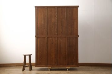 中古　ニレ材　上質な和の空間を演出する二段重ね水屋箪笥(キャビネット、食器棚、収納棚、戸棚)(R-063991)